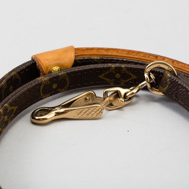 A LOUIS VUITTON "Baxter Dog Leash".