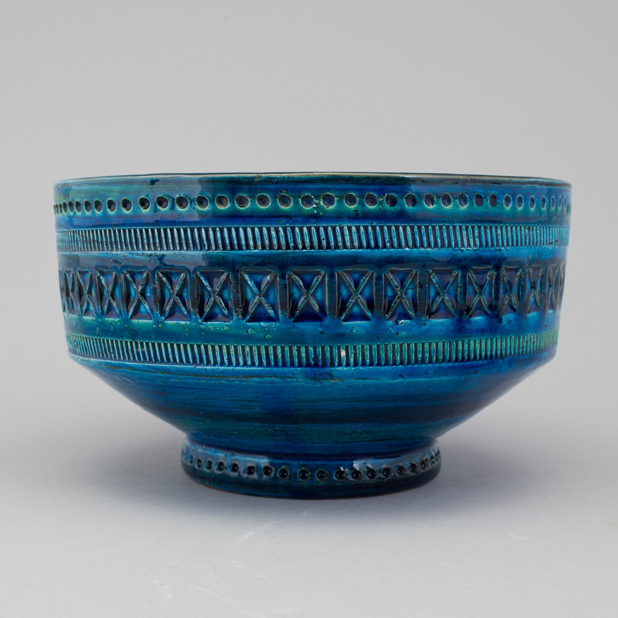 FIGURINE AND BOWLS, 3 parts, Bitossi, Italy, 1960s.