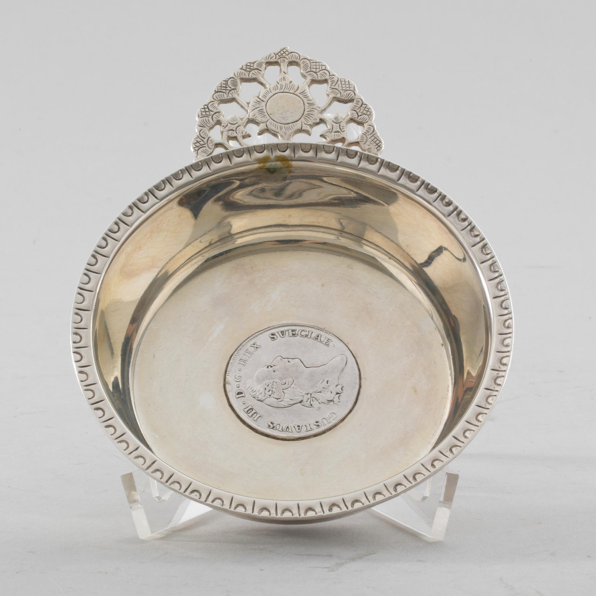 KÅSA, silver, W.A. Bolin, Stockholm, 1946, vikt ca 160g.
