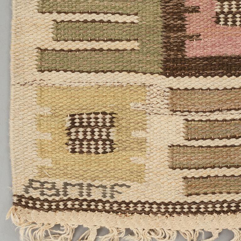 Märta Måås-Fjetterström, Matto, "Nyponblomman", flat weave, ca 213,5-214,5 x 148,5-150,5 cm, signed AB MMF.