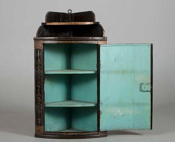 HÖRNSKÅP, rokoko, 1700-tal.