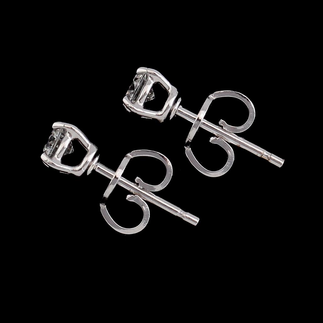 ÖRHÄNGEN, 1 par, 18K vitguld, briljantslipade diamanter tot ca 0.38 ct.