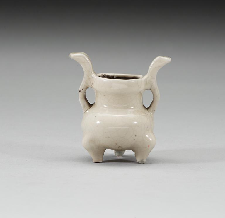 A Ge-glazed tripod censer, Qing dynasty, 17th Century.