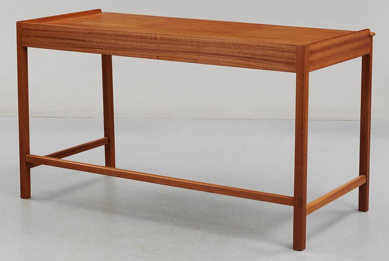 JOSEF FRANK, skrivbord Firma Svenskt Tenn. Variant av modell 2115.