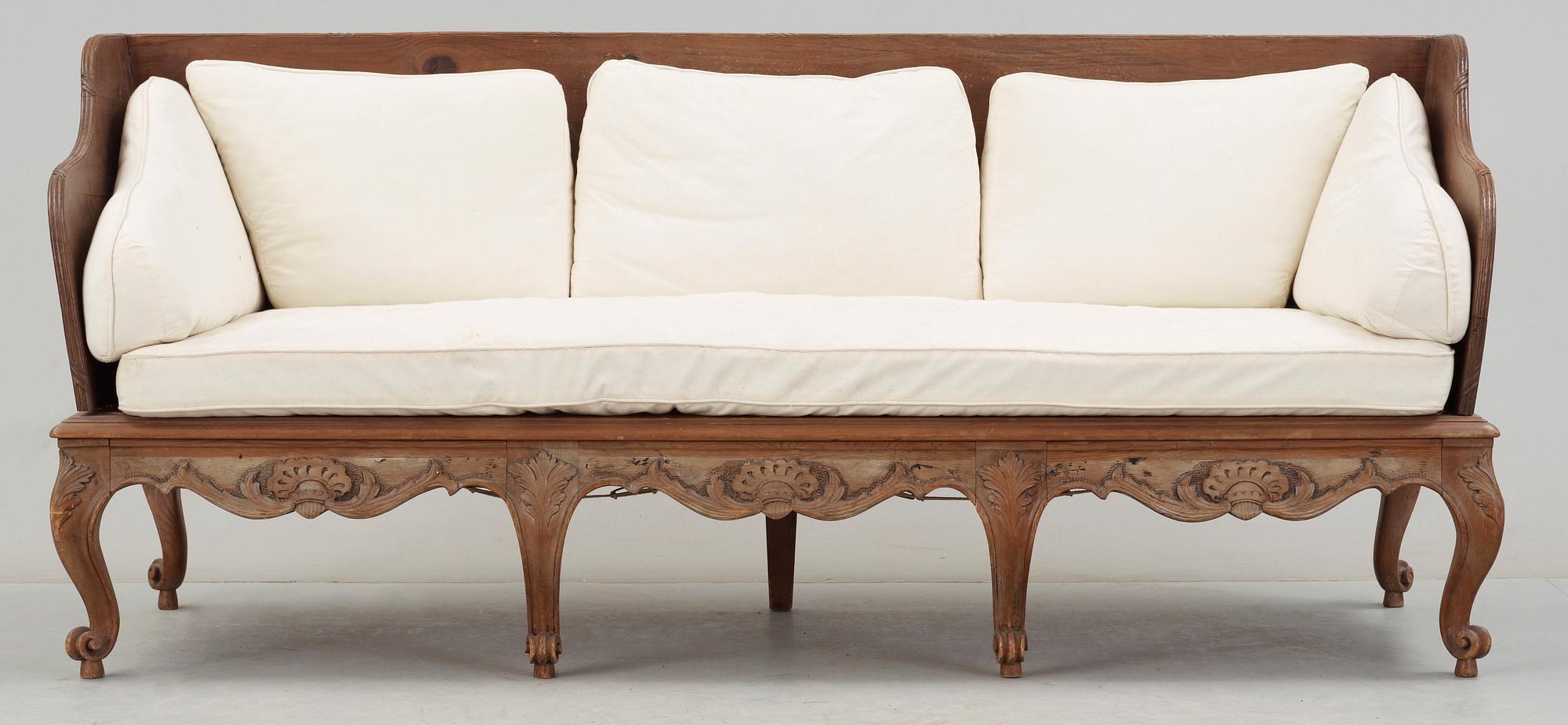 TRÅGSOFFA. Rokokostil. 1800/1900-tal.