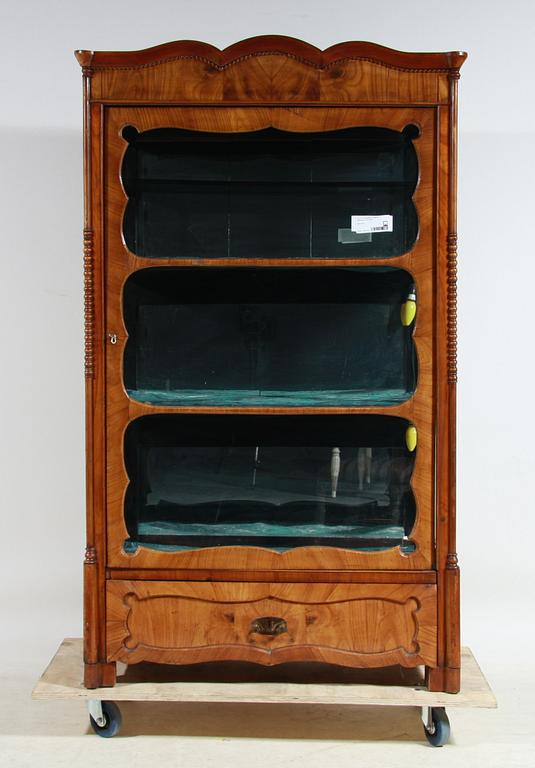 VITRINSKÅP, nyrokoko, 1800-talets andra hälft.