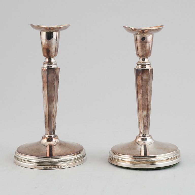 Eric Löfman, ljusstakar, ett par, silver, Mema, Lidköping 1999.