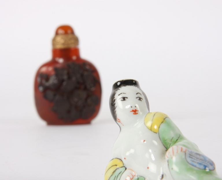 LUKTDOSA och FIGURIN/VAS, bl.a porslin, Kina.