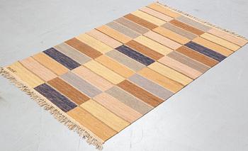 Märta Måås-Fjetterström, matta, "Nöthåret", rölakan, ca 197,5 x 118-119 cm, signerad MMF.