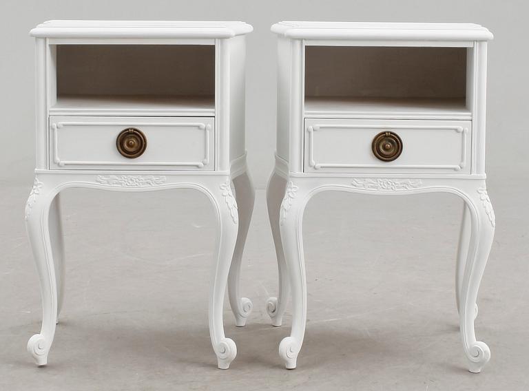 NATTDUKSBORD, ett par, rokokostil, 1900-tal.