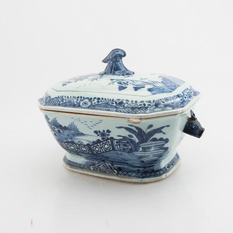 Terrin med lock Kina Qianlong (1736-95) porslin.