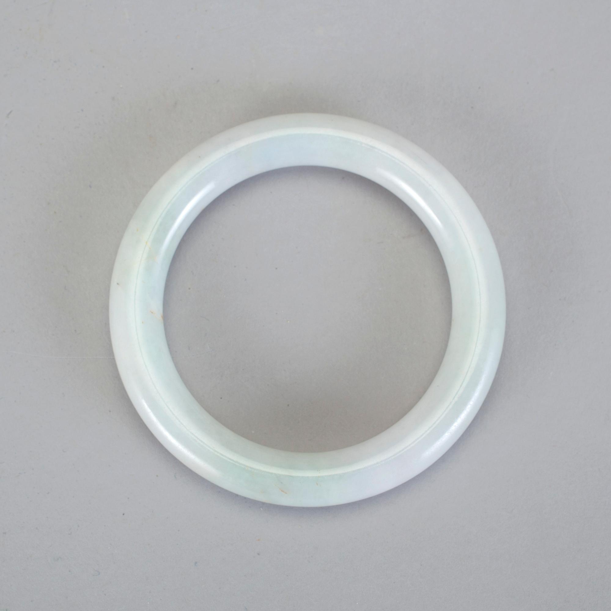 ARMRING, nefrit, troligen 1900-tal.