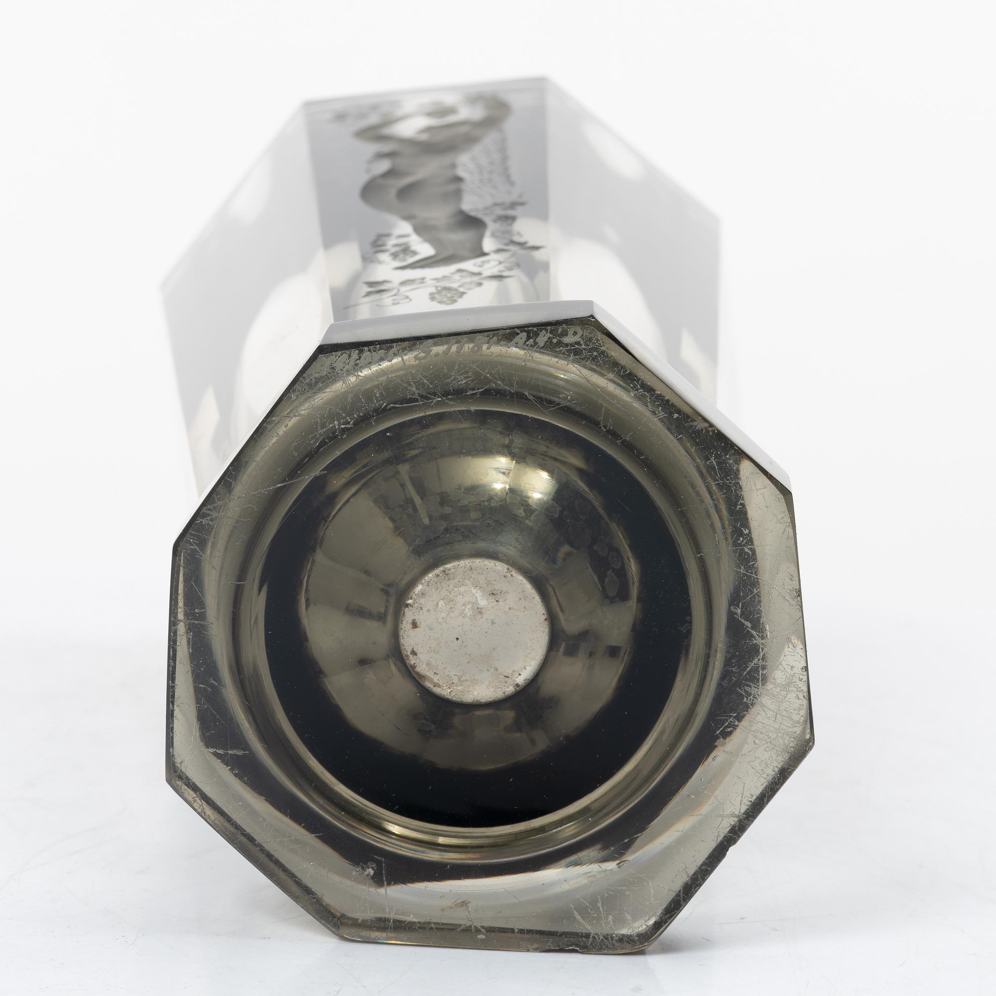 Simon Gate, a vase, Orrefors, 1938.