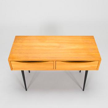 A mid-20th century table.