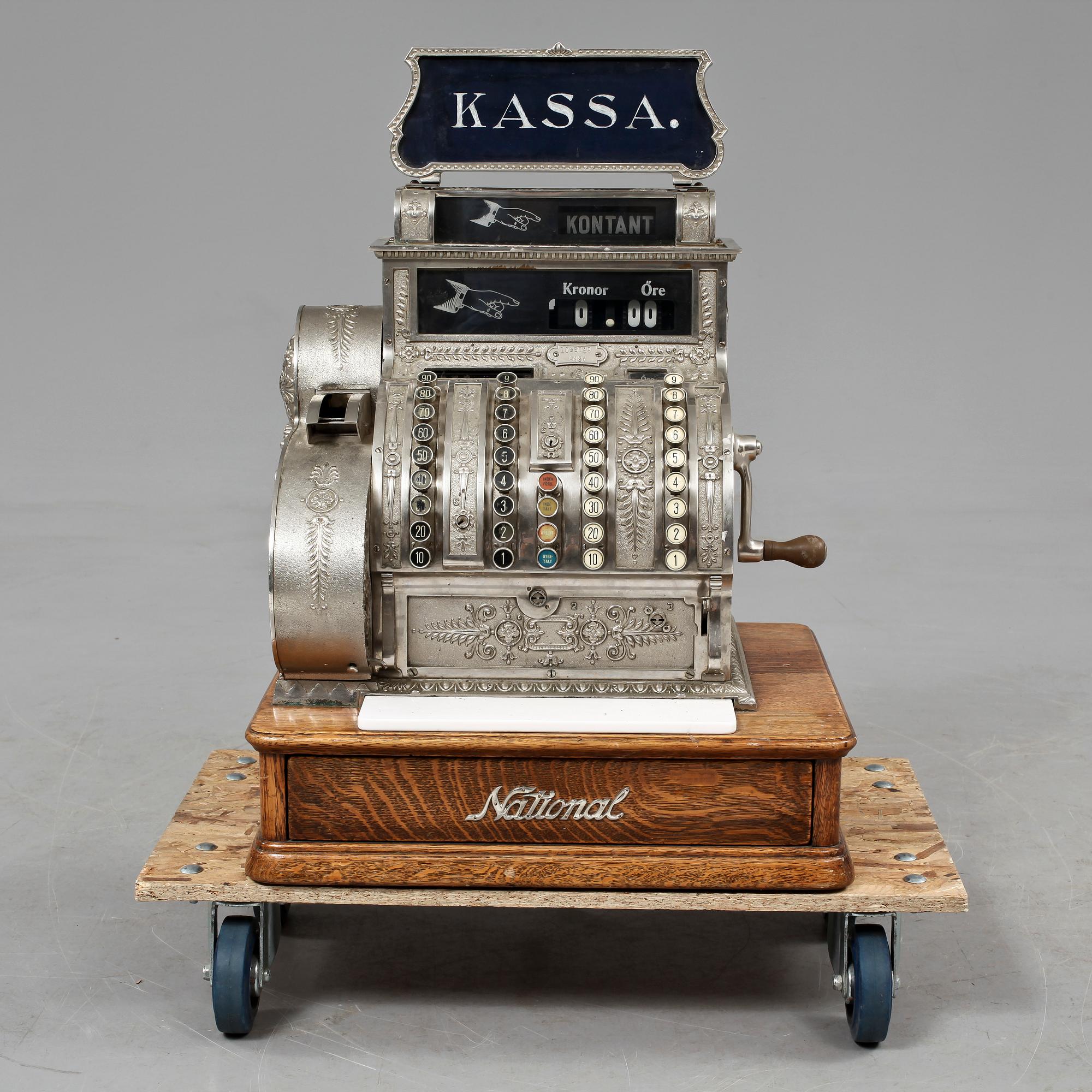 KASSAAPPARAT, National, 1900-talets första hälft.