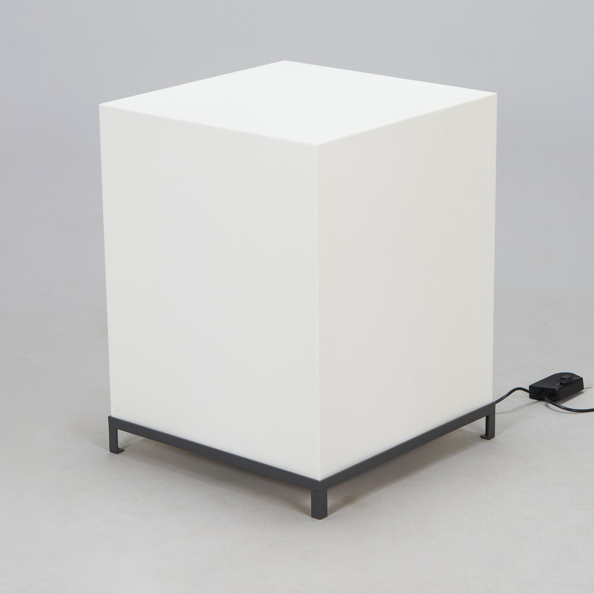 Maurizio Peregalli, golvlampa, "Starcube" för Zeus Noto. Formgiven 1998.