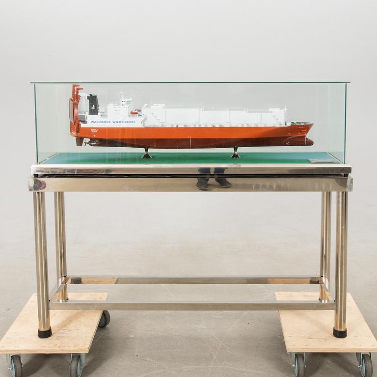 Ship model, "M/V Tapiola" Singapore, Mitsubishi Heavy Industries 1978/2004.