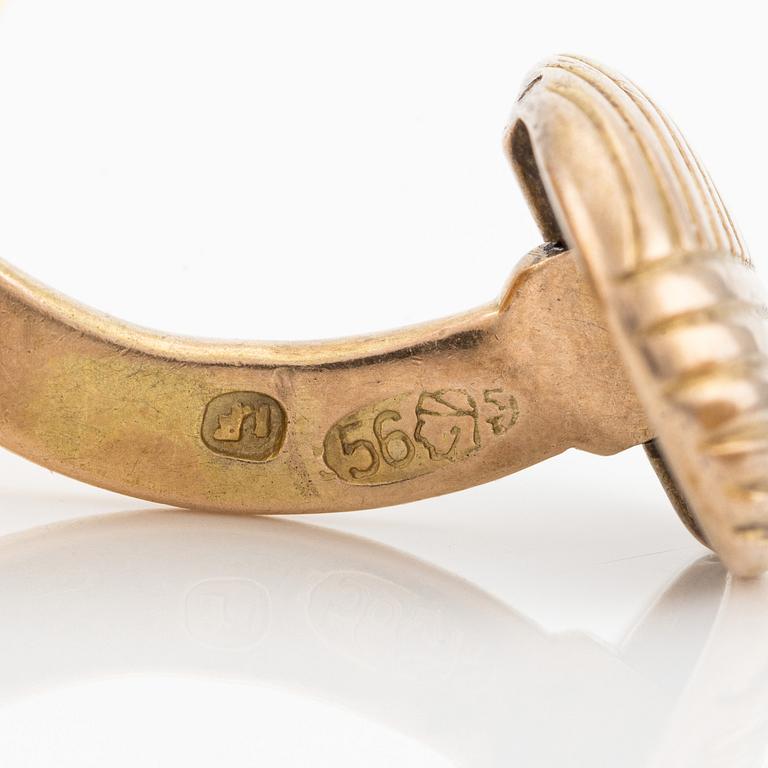 A pair of 14K gold cufflinks, C.E. Bolin, workmaster Ivan Flinck, Moscow 1899-1908.