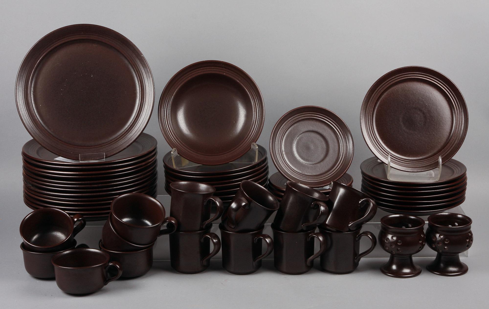 MAT- OCH TESERVIS, 45 delar, stengods, "Party", Höganäs.