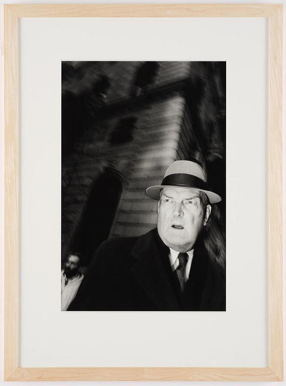 Bruce Gilden, "Untitled", NYC, 1995.