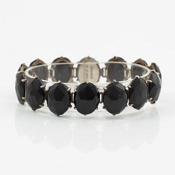 Bracelet silver with onyx.