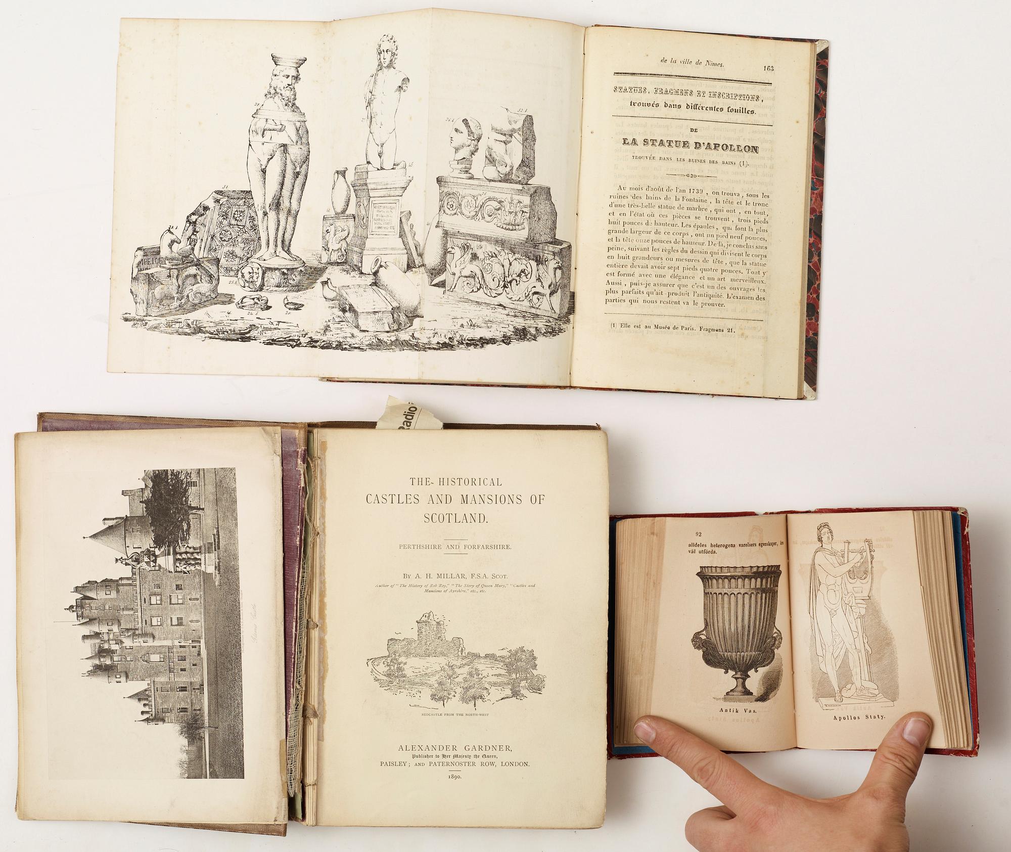 BOKPARTI OM ARKITEKTUR OCH SKULPTUR, 6 vol, bla "The Historical Castles and Mansions of Scotland" av AH. Millar, London 1890.