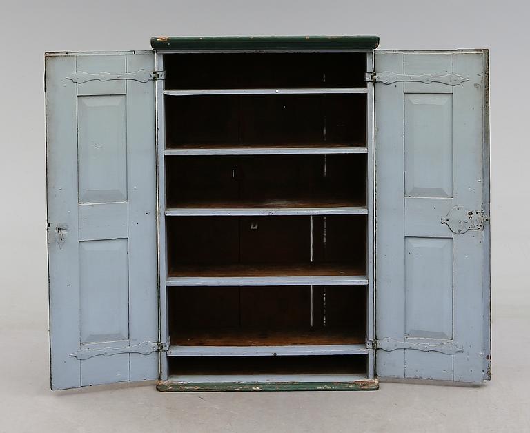 HÄNGSKÅP, 1800-talets första hälft.
