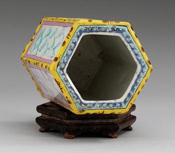 A famille rose hexagonal brushpot, Qing dynasty, 18th Century.