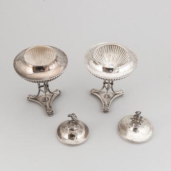 Adolf Zethelius, sockerskålar, 2 st snarlika, silver, Stockholm 1812 + 1819.