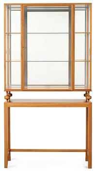 689. A Josef Frank glass cabinet, Firma Svenskt Tenn, model 2077.