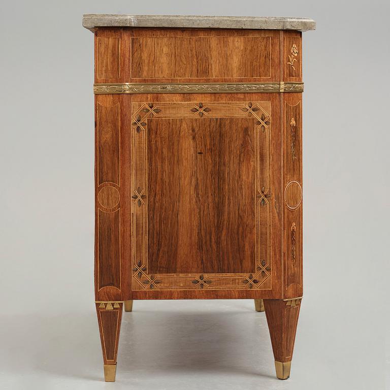 A Gustavian late 18th century commode attributed to Jonas Hultsten (master in Stockholm 1773-1794).