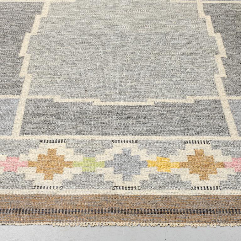 Ingegerd Silow, a carpet, flat weave, ca 272 x 187-191 cm, signed IS, around 1960-1970.