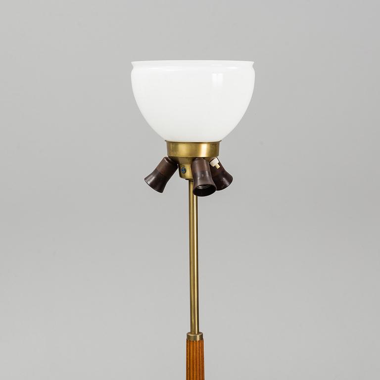 HANS BERGSTRÖM, A 1950's floor light for Ateljé Lyktan, Åhus, Sweden.