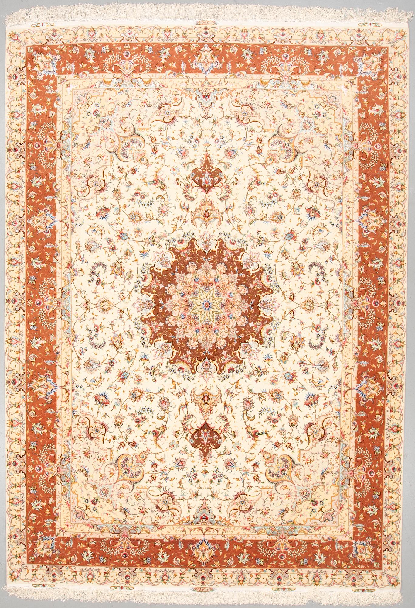 MATTA, Täbris, part silk, ca 350 x 244 cm.