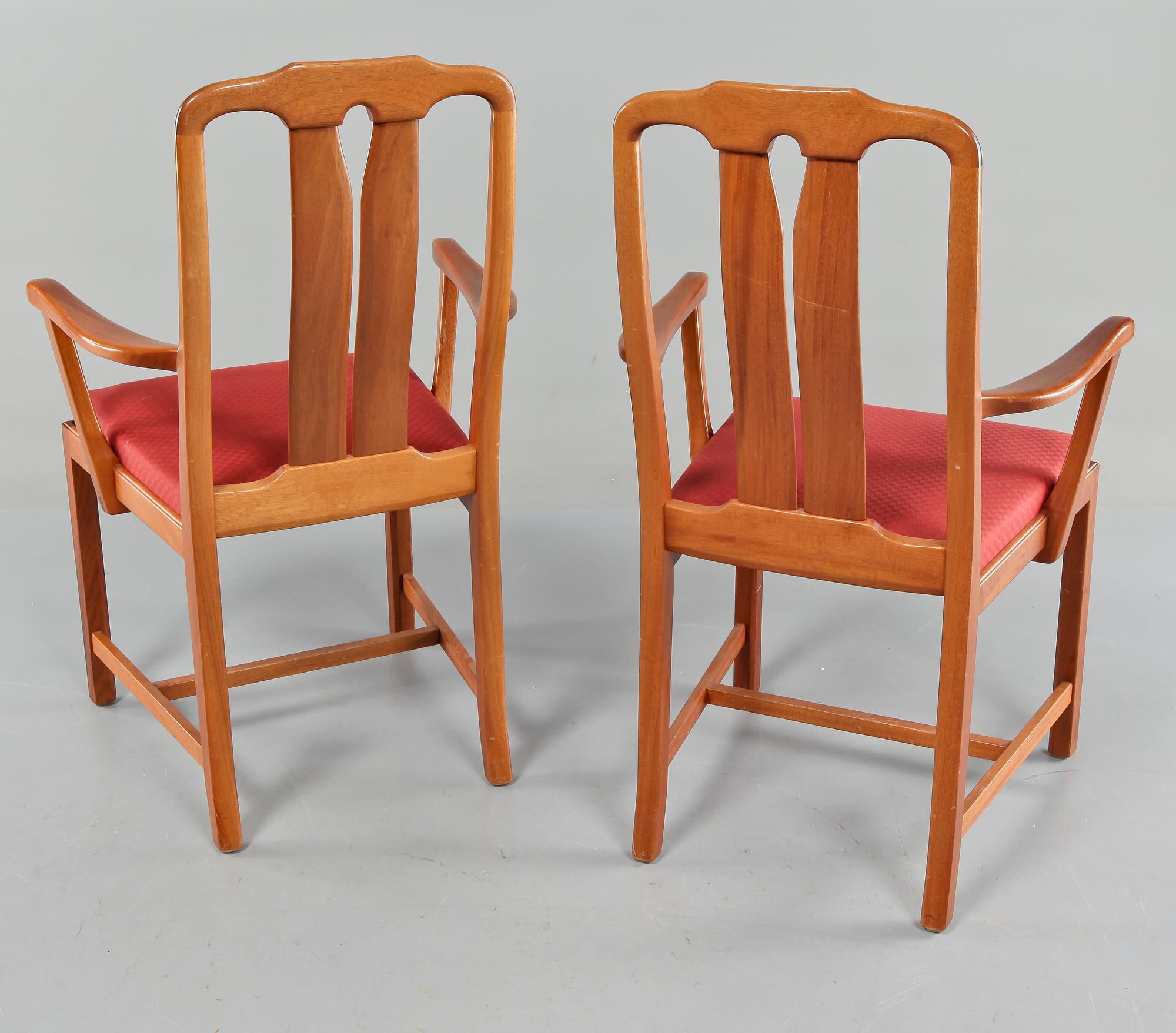 KARMSTOLAR, ett par, "Ambassadör", Carl Malmsten, Rydéns Interiör, tillverkade 1985.