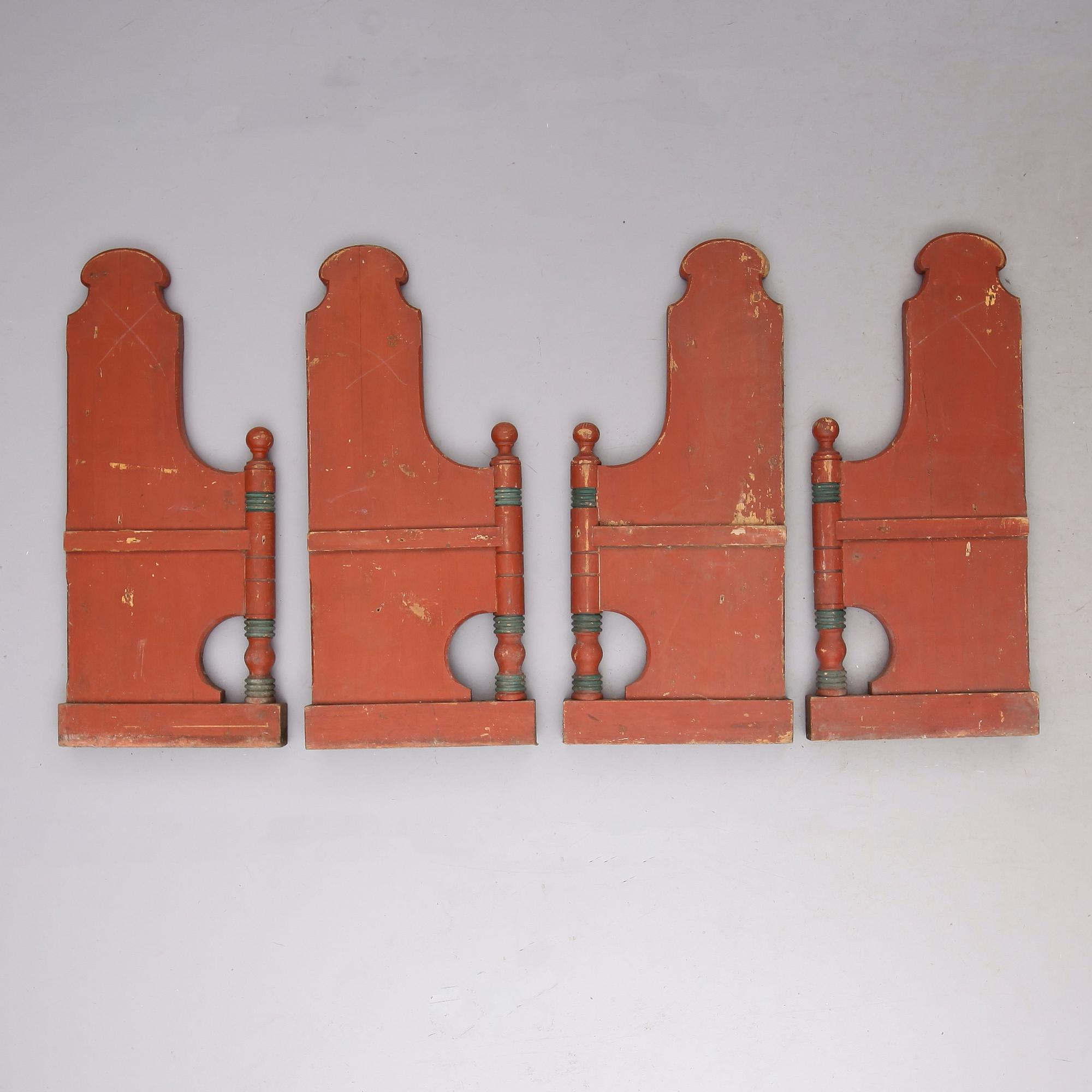 KYRKBÄNKSGAVLAR, 4 st, 1800-talets andra hälft.