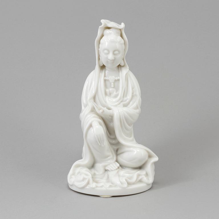 A Chinese blanc de chine porcelain figurine of a Guanyin, 20th century.