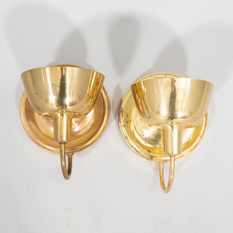 Josef Frank, vägglampor, ett par, mässing, modell 2389, Firma Svenskt Tenn.