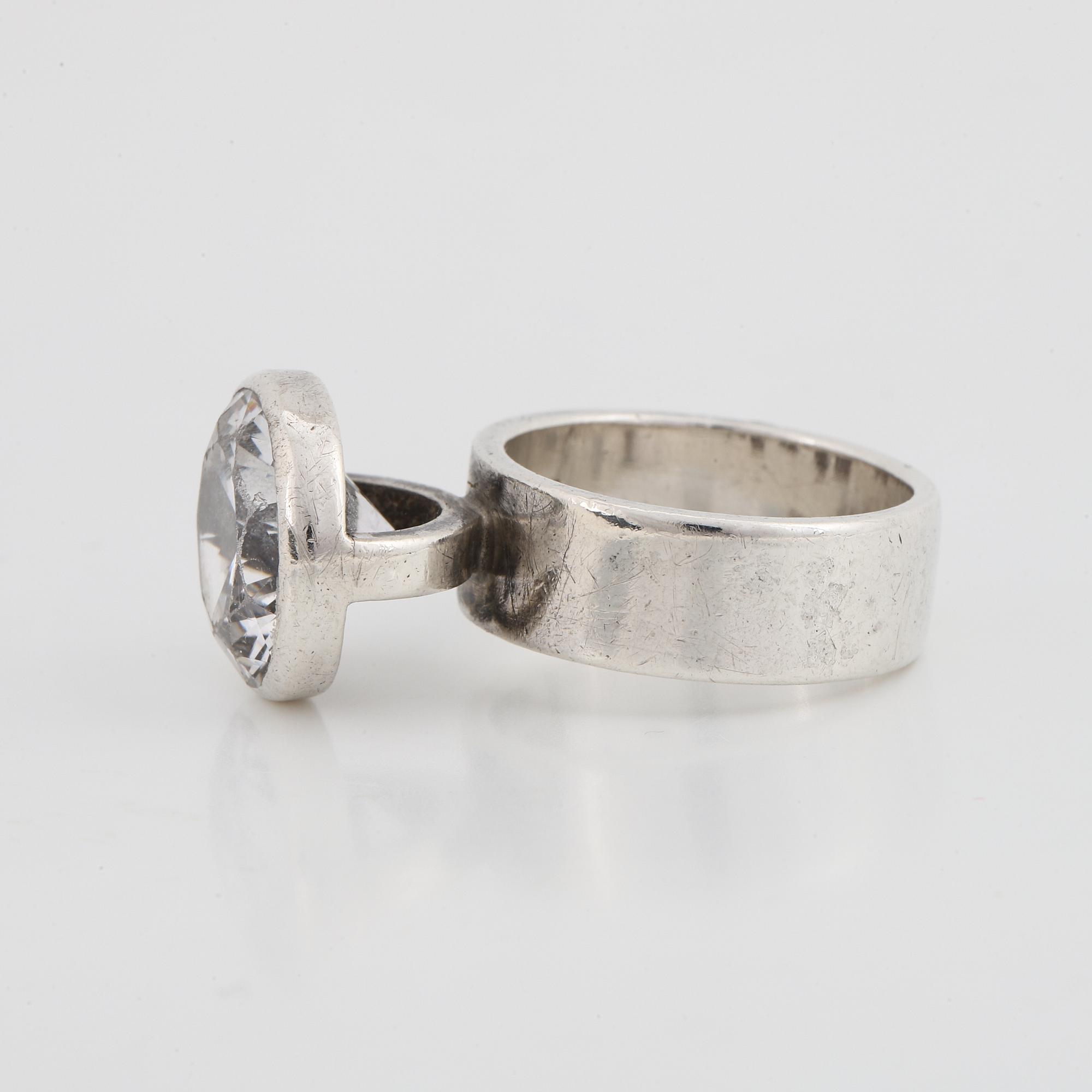 Cecilia Johansson, ring silver with synthetic white spinel.
