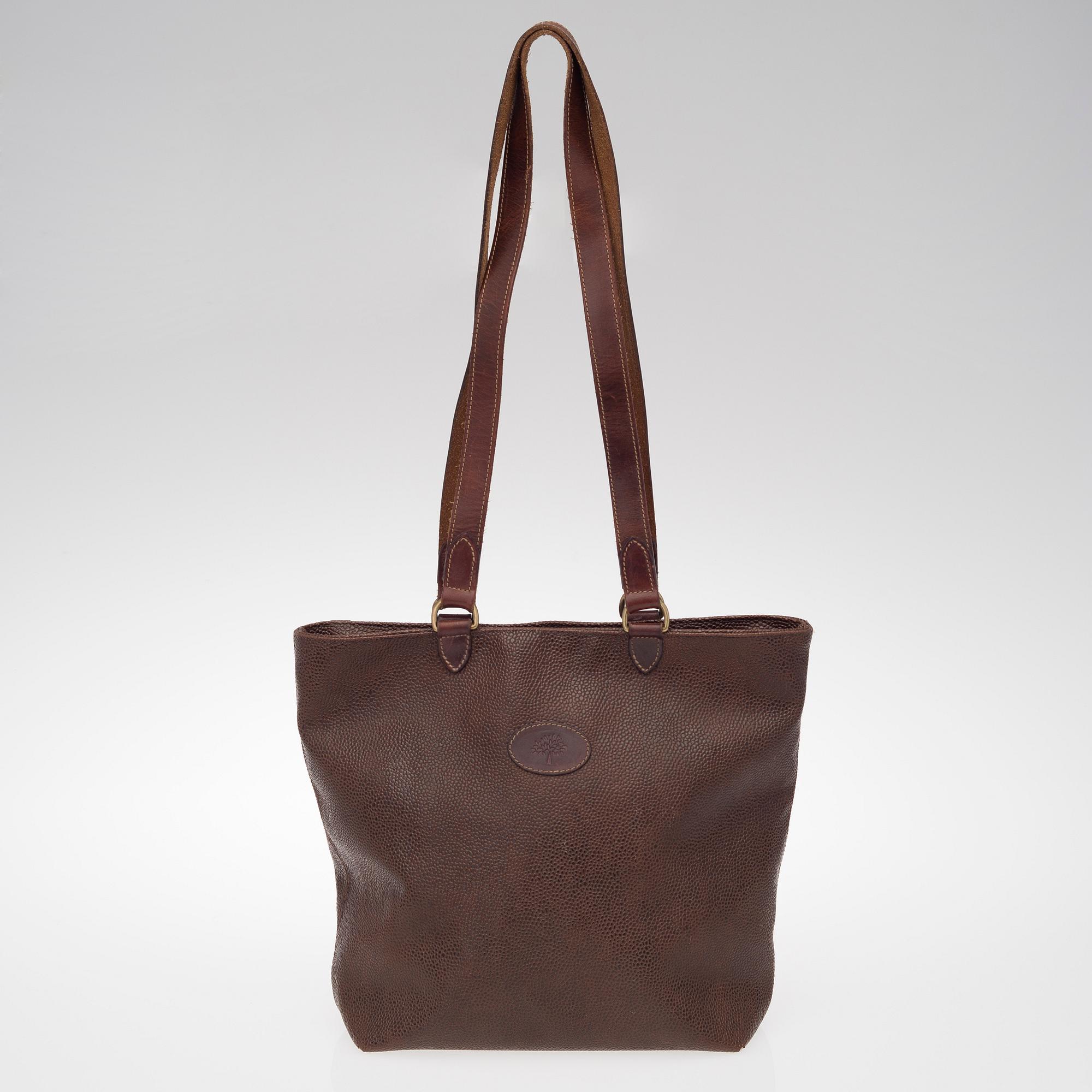 A SCOTCHGRAIN TOTE BAG.