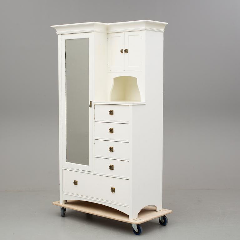 KLÄDSKÅP, 1900-talets början.