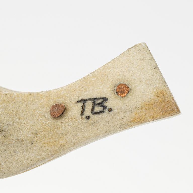 Knivar 4 st, oidentifierade slöjdare, samt en kåsa av Bengt Olav Unga.