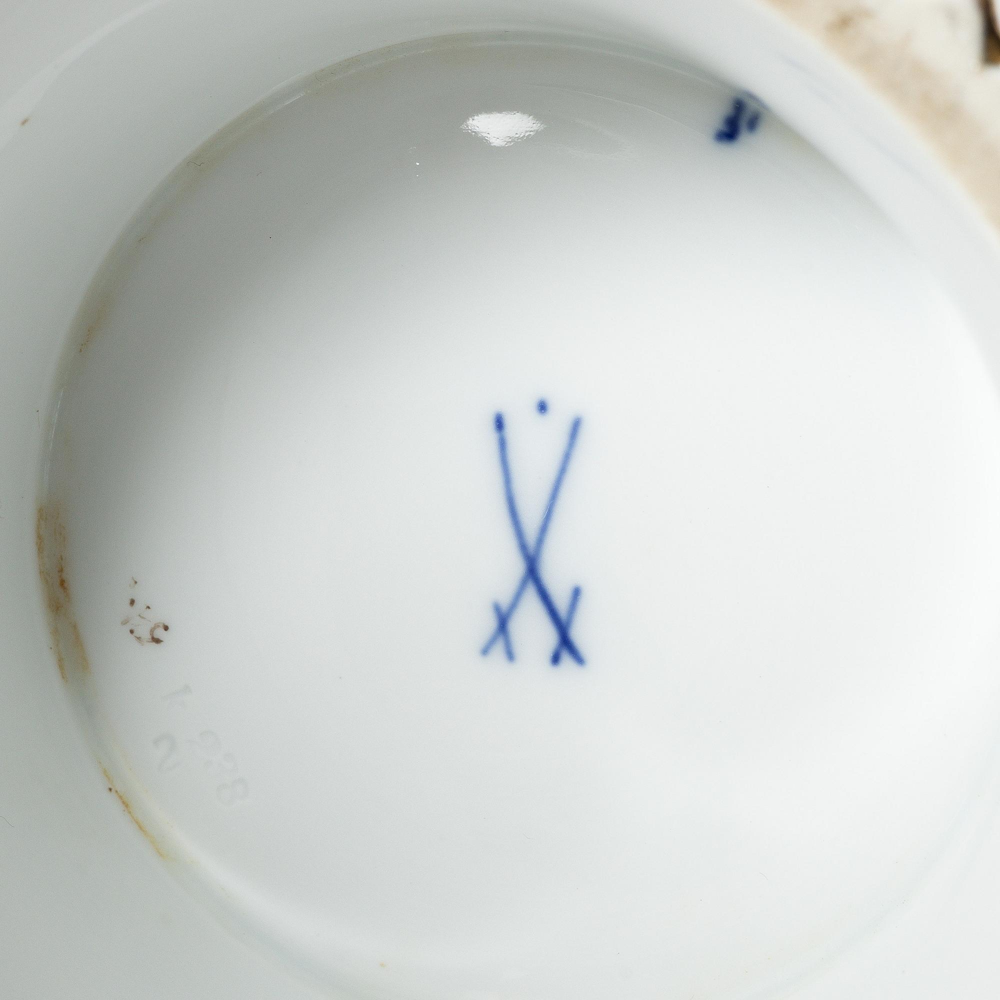 A porcelain bowl, Meissen, Germany, 1924-34.