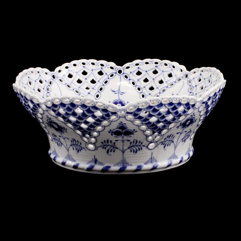 SKÅL, porslin, "Musselmalet", Royal Copenhagen, 1900-talets andra hälft.