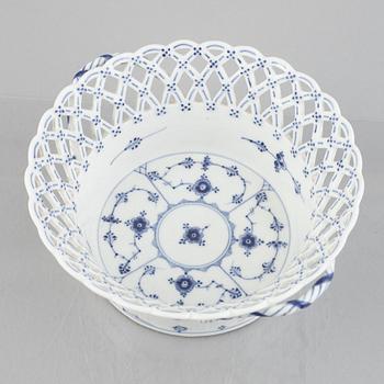 A 'Blue Fluted Full Lace' porcelain fruit basket with stand, Royal Copenhagen, model 1052 and 1098, 1898-1923.