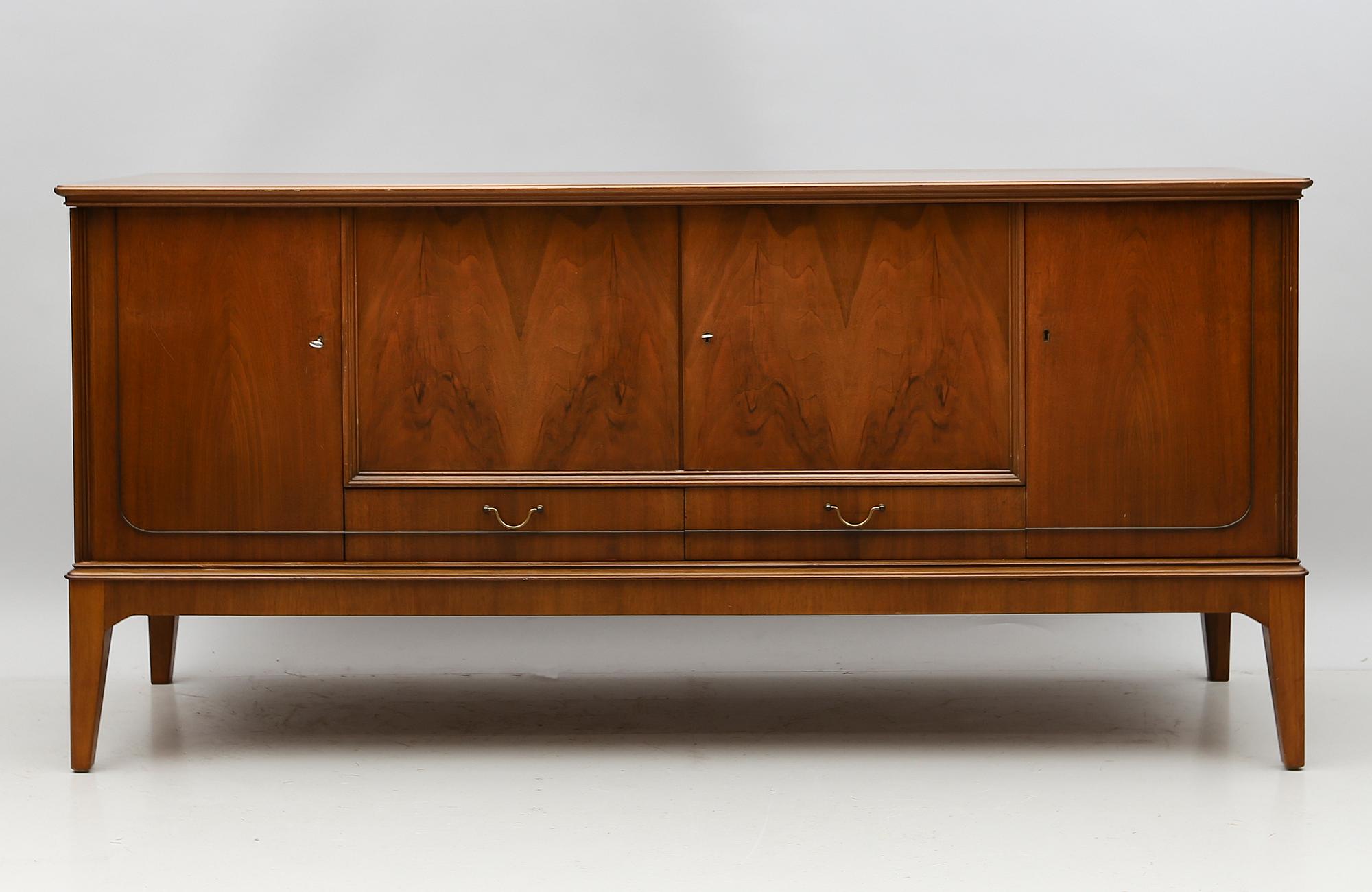 SIDEBOARD, Danmark, 1900-talets mitt.