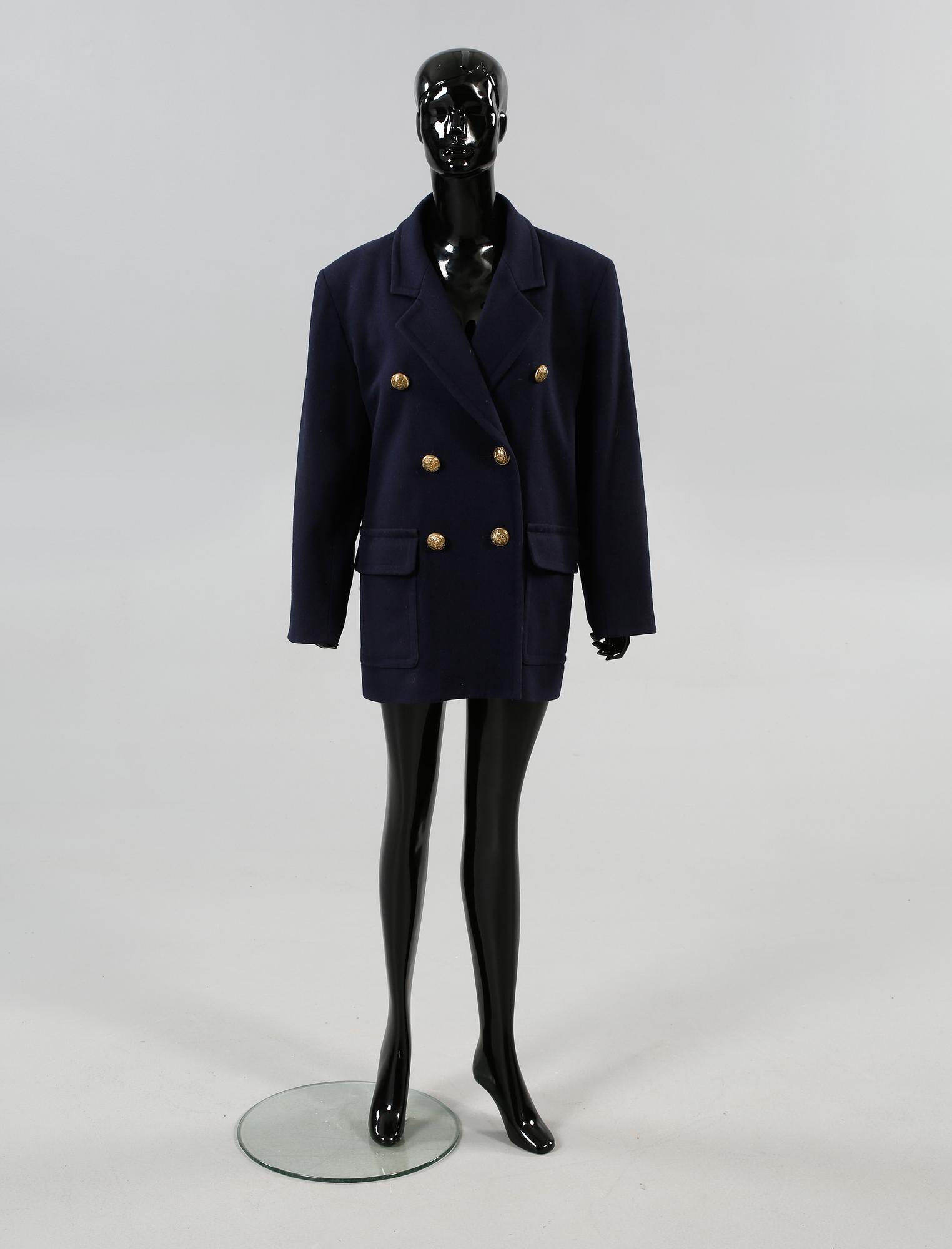 JACKA, Yves Saint Laurent.