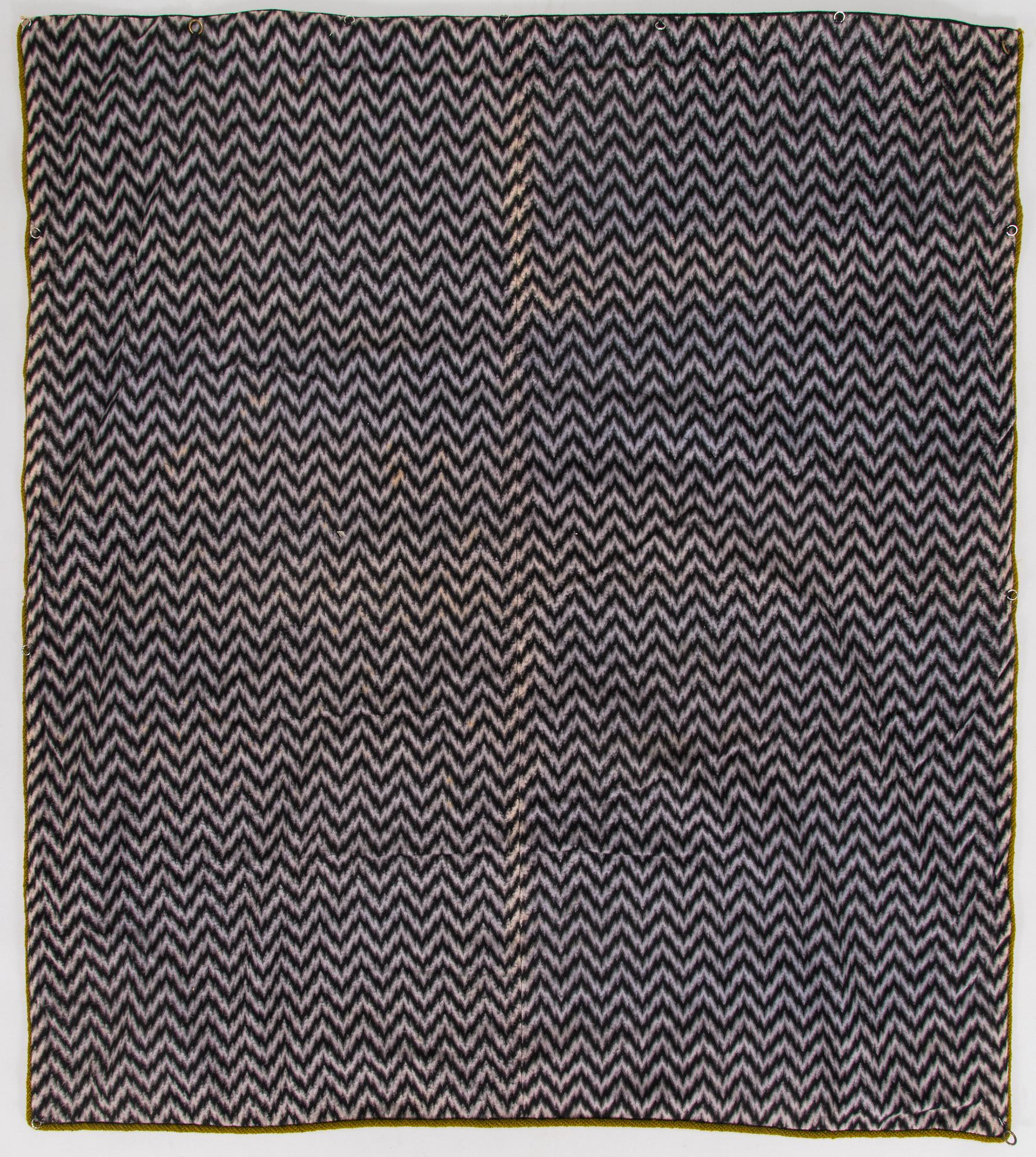 Matta / väggbonad, tidigt 1900-tal. Ca 137 x 120 cm.