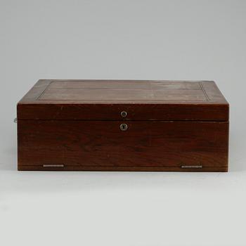 SCHATULL med BESTICKSERVIS, 94+12 delar, nysilver, "Svensk spetsig", CG.Hallberg, 1900-tal.