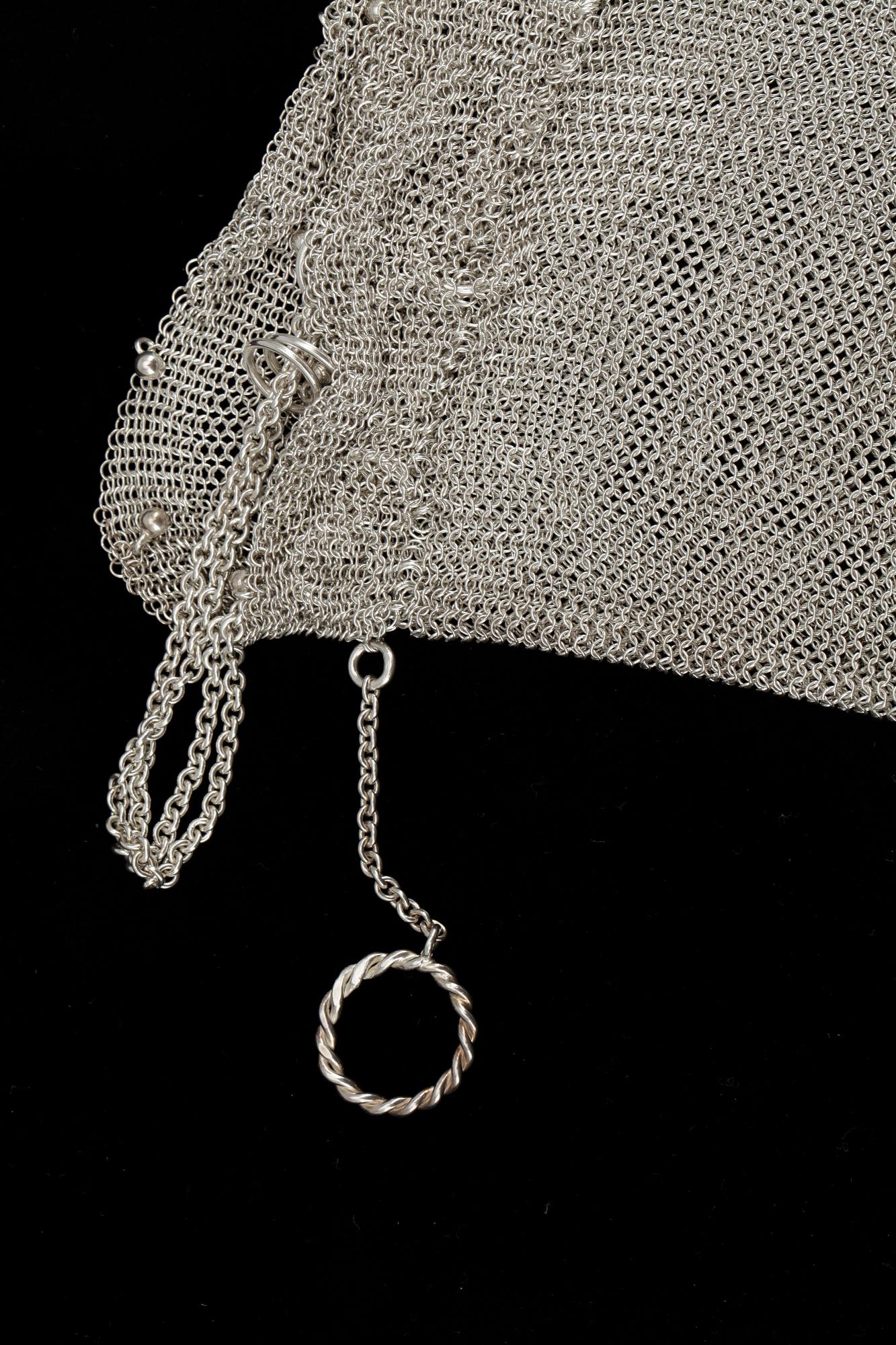 VÄSKA / PÅSE, silver, 1900-talets första hälft. Vikt ca 230 gram.